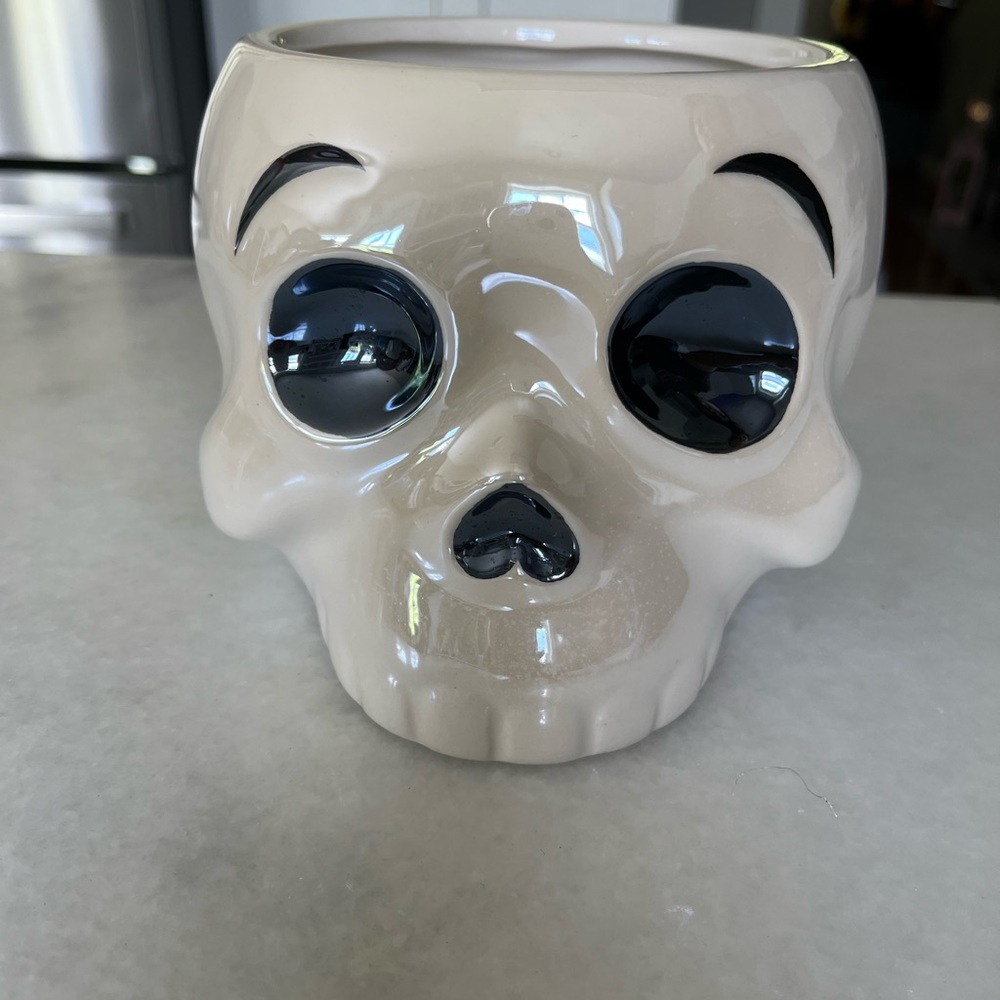 Iridescent skeleton